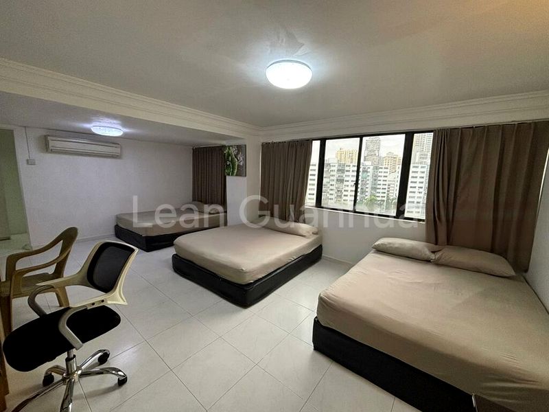 5 Bed Apartment (Condo) for Sale in  Lucky Plaza - Image 3